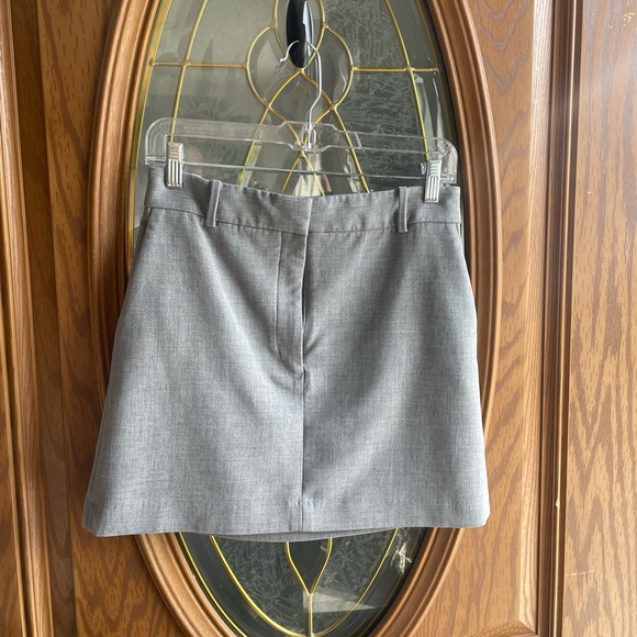 ARITZIA Babaton Chisel Skirt in Heather Medium Gray - Picture 2 of 4